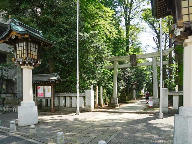 荻窪八幡神社 (オギクボハチマンジンジャ)